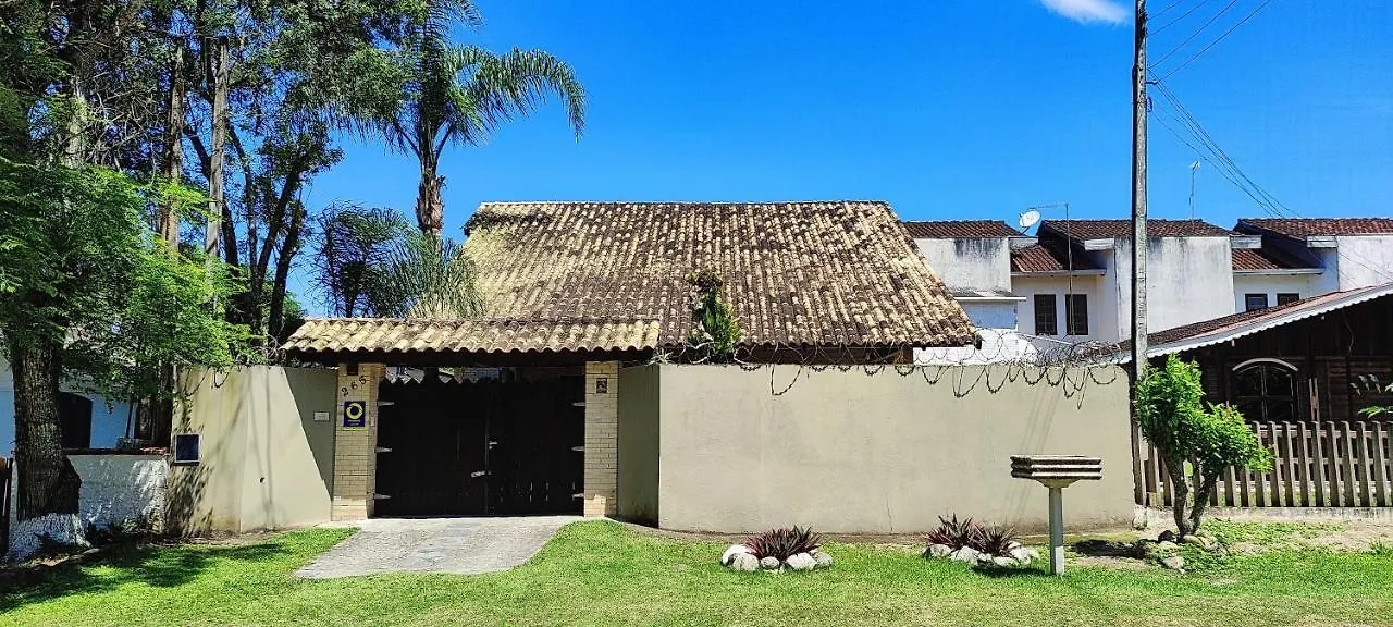 Linda casa c/ piscina e conforto próximo do Mar Itapoa